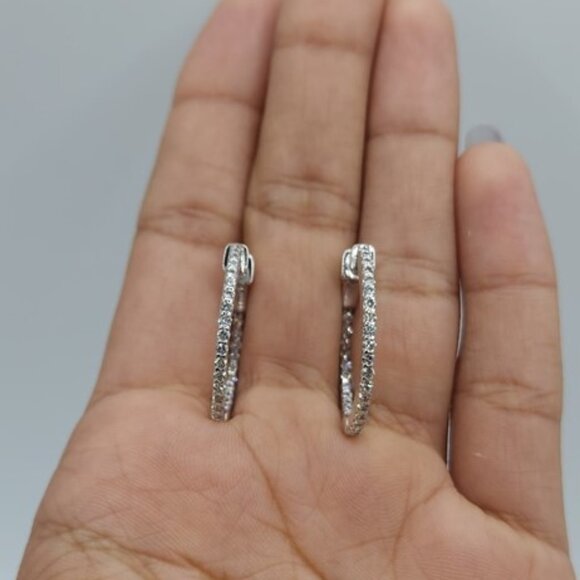 14Kt Gold 0.86 Ct Lab Grown Diamond Huggie Hoop Earrings - Picture 1 of 4
